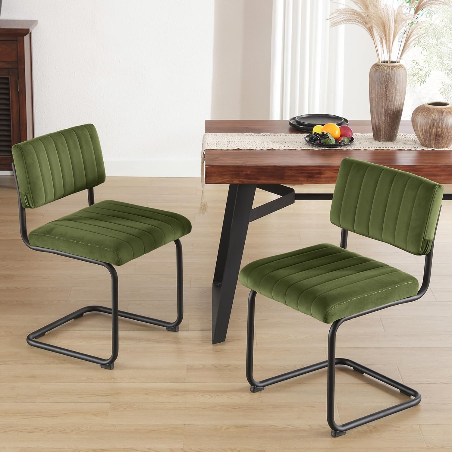 ONEVOG green velvet dining chairs with tufted backs